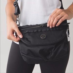 Lululemon festival crossbody
